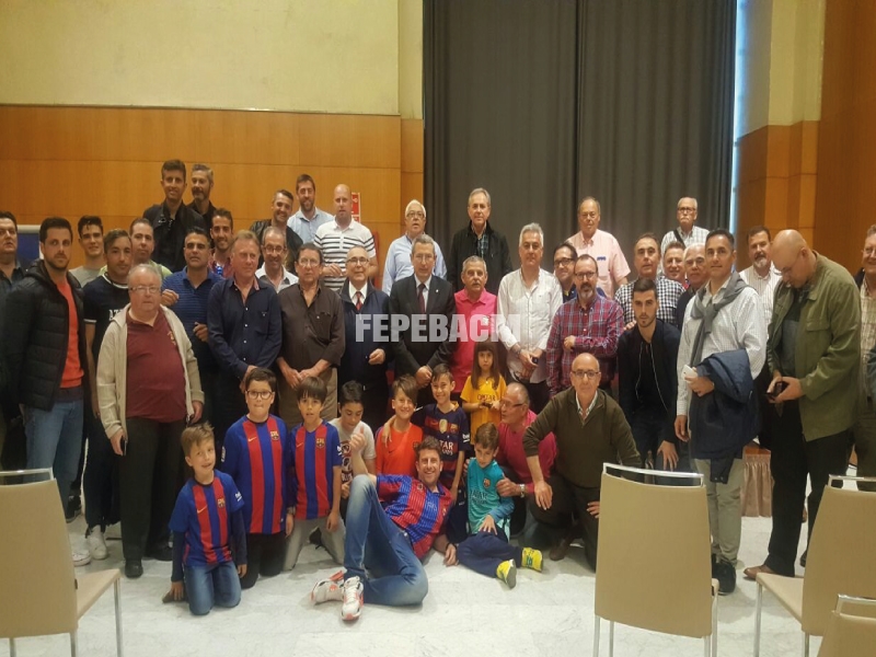 Buen ambiente el vivido en el acto de recepción del FC Barcelona a las peñas de Málaga