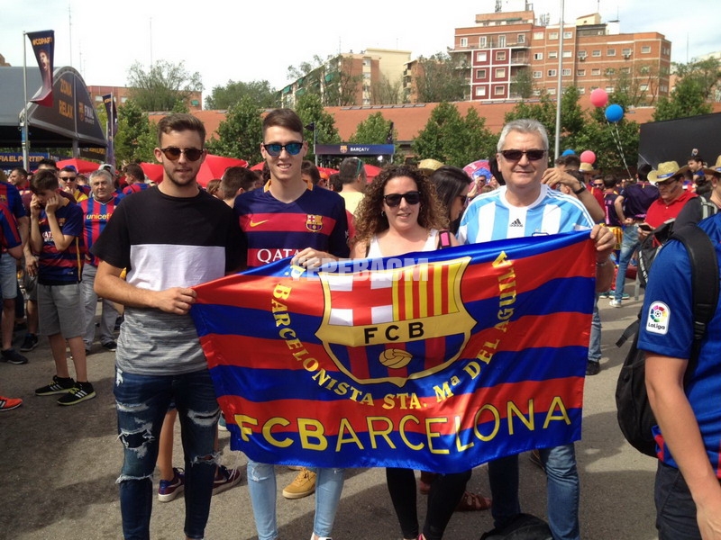 Siete autobuses acompañaron al FC Barcelona en la conquista de la 29ª Copa del Rey en el Vicente Calderón